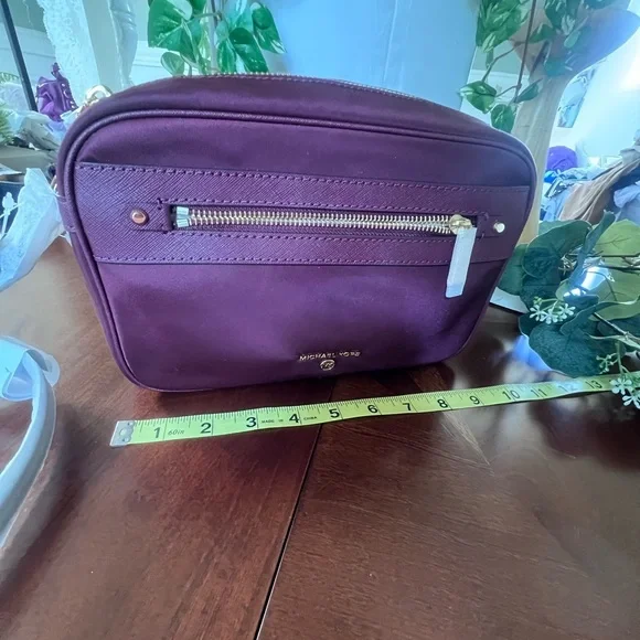 NWT Michael Kors Burgundy Crossbody Bag with Gold Accents - Picture 7 of 8
